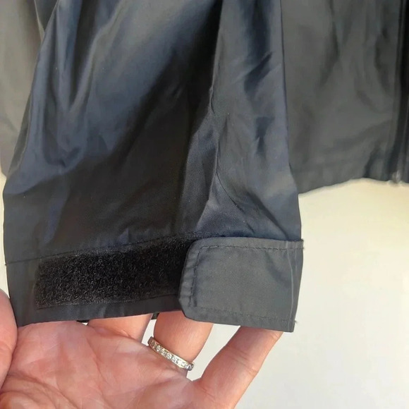Columbia 100% Nylon Windbreaker Womens Size 1X Black/Gray Hidden Hood - Picture 10 of 12